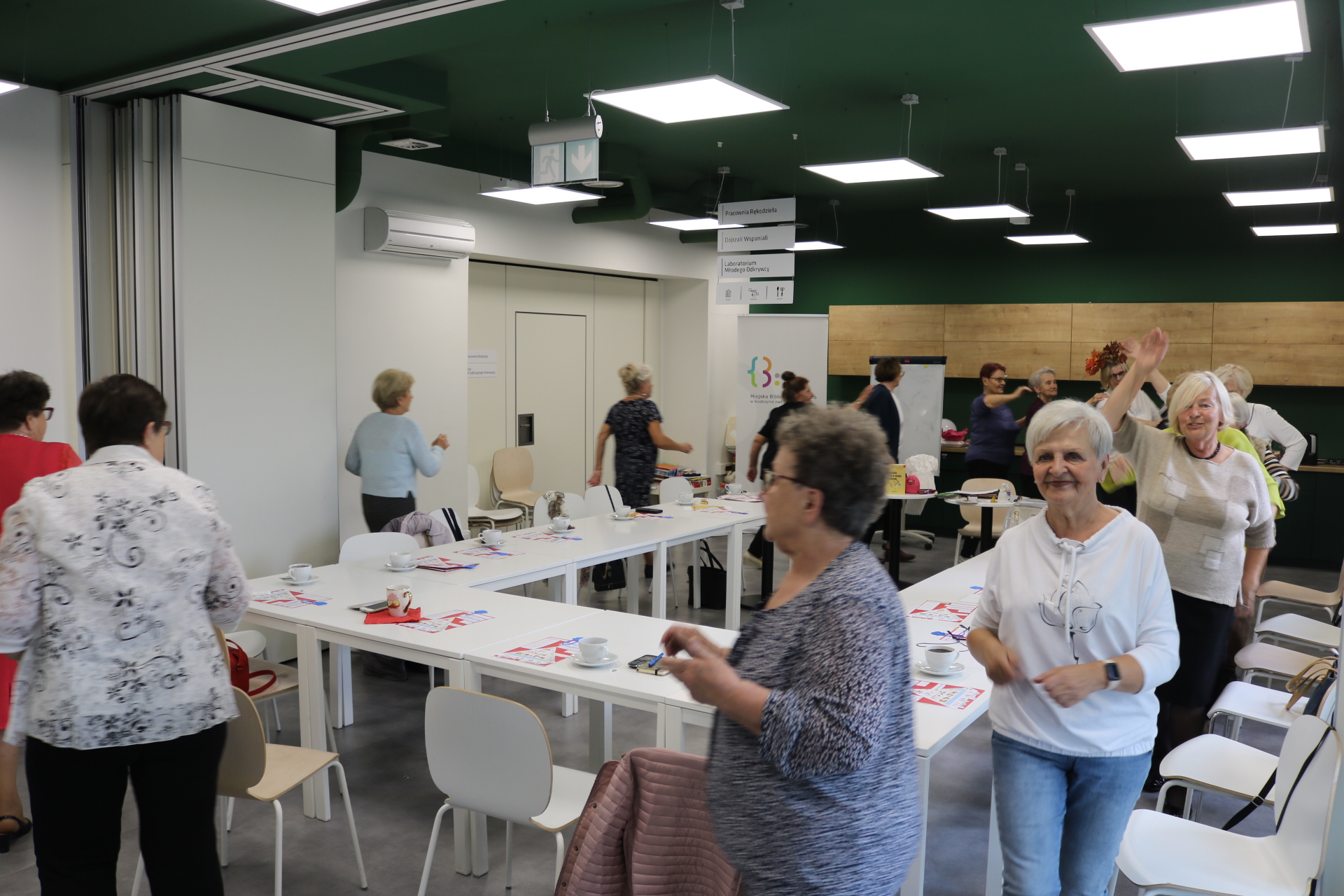 Uczestnicy Dojrzałych Wspaniałych świętują XXIII Ogólnopolski Tydzień Seniora w naszej bibliotece