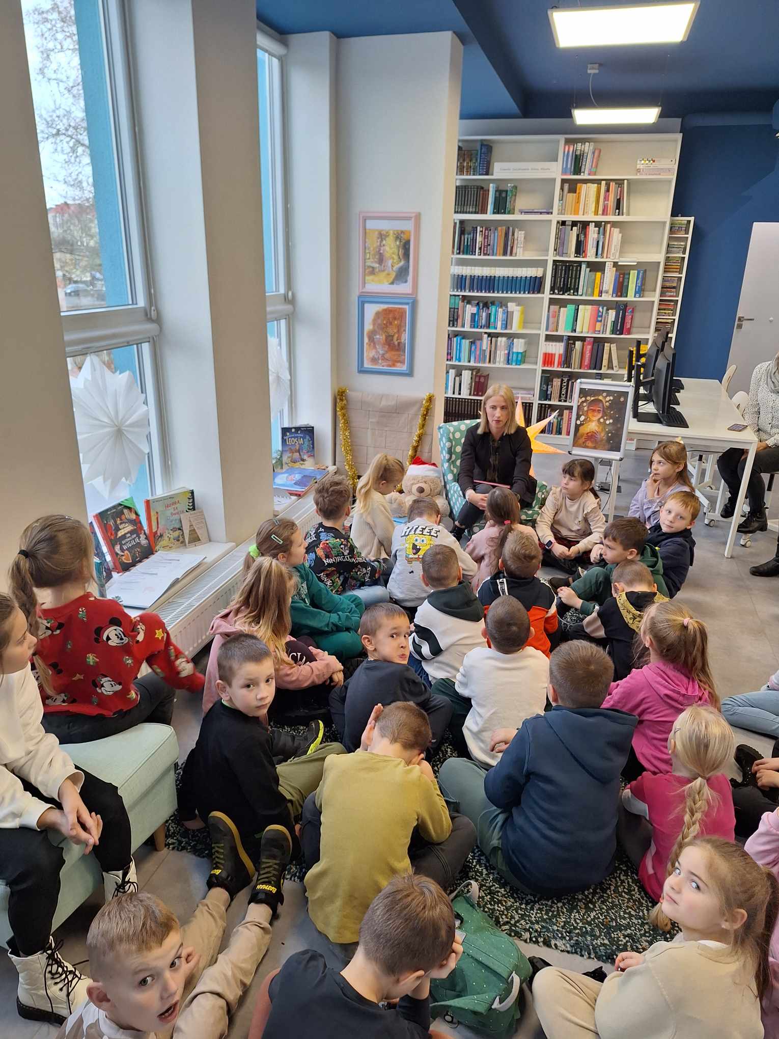 Lekcja biblioteczna z udziałem klasy Ia i Ib z SP3 - 12.12.2023