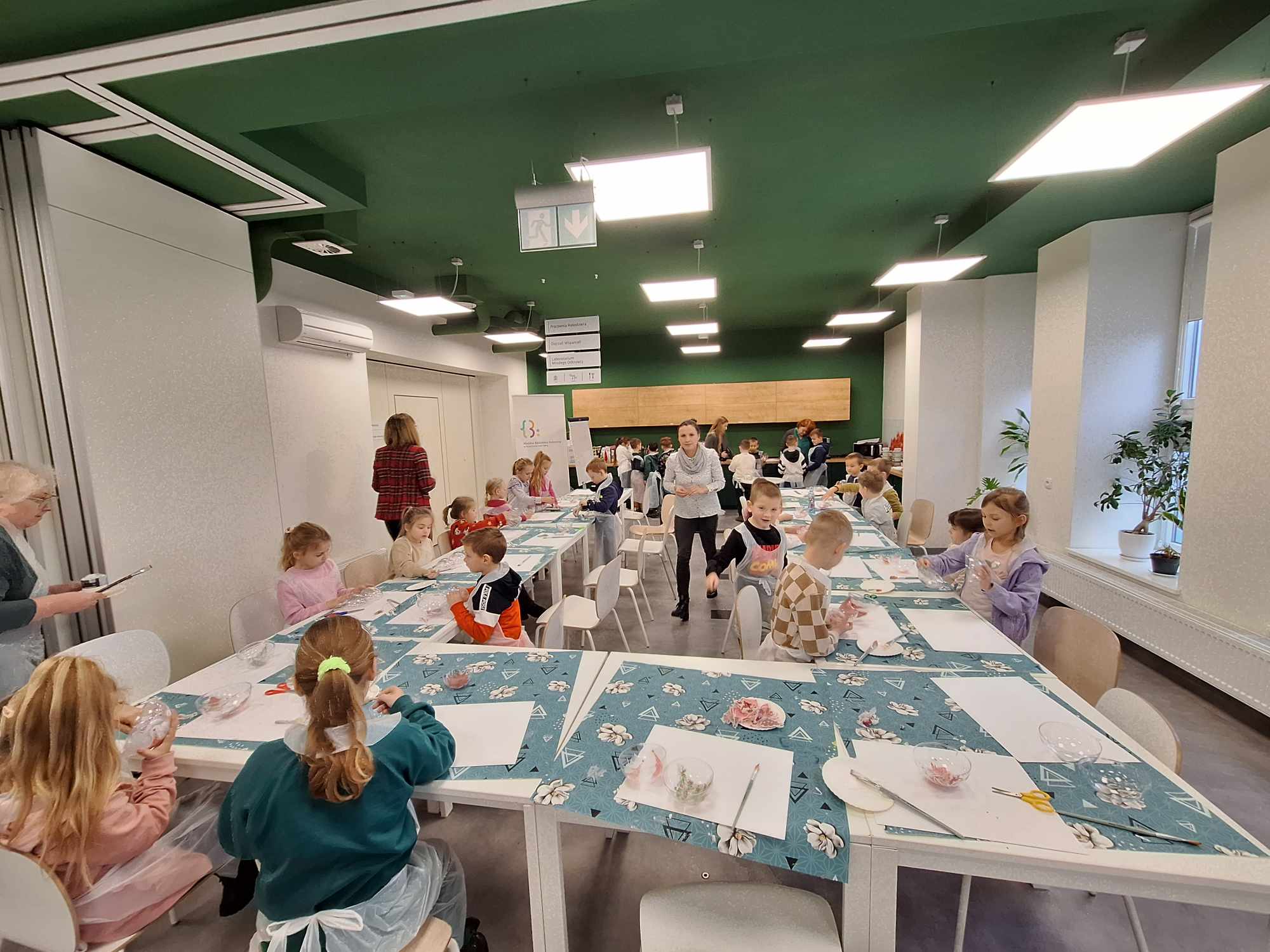 Lekcja biblioteczna z udziałem klasy Ia i Ib z SP3 - 12.12.2023